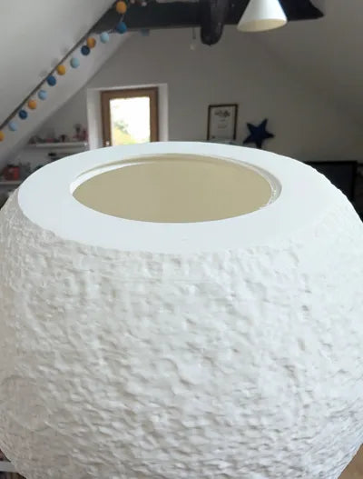 Lunar Eclipse Glow Pendant Light – Moon Sphere / Ay Tutulması Parıltısı Sarkıt Lamba – Ay Küresi